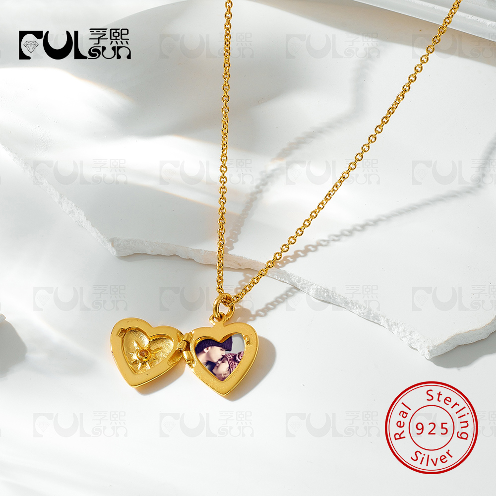 Heart Locket Necklace Photo - 925 스털링 실버 소재에 14K 금